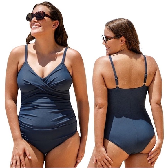 Navy Blue One-Piece Swimwear Size OX (a fit between Xxl & 1X) NWT - Picture 1 of 11